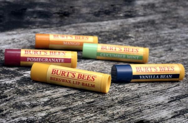 Burts Bees Tinted Lip Baume Hibiscus Gül Kurusu 4,25 gr Dudak Bakımı - 2